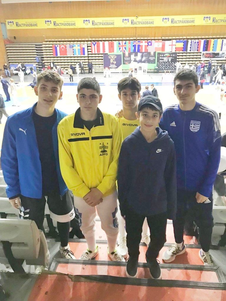 Ξιφασκία: Επιστροφή με πολλές εμπειρίες από το Ευρωπαϊκό Κύπελλο στη Βουλγαρία (pics)