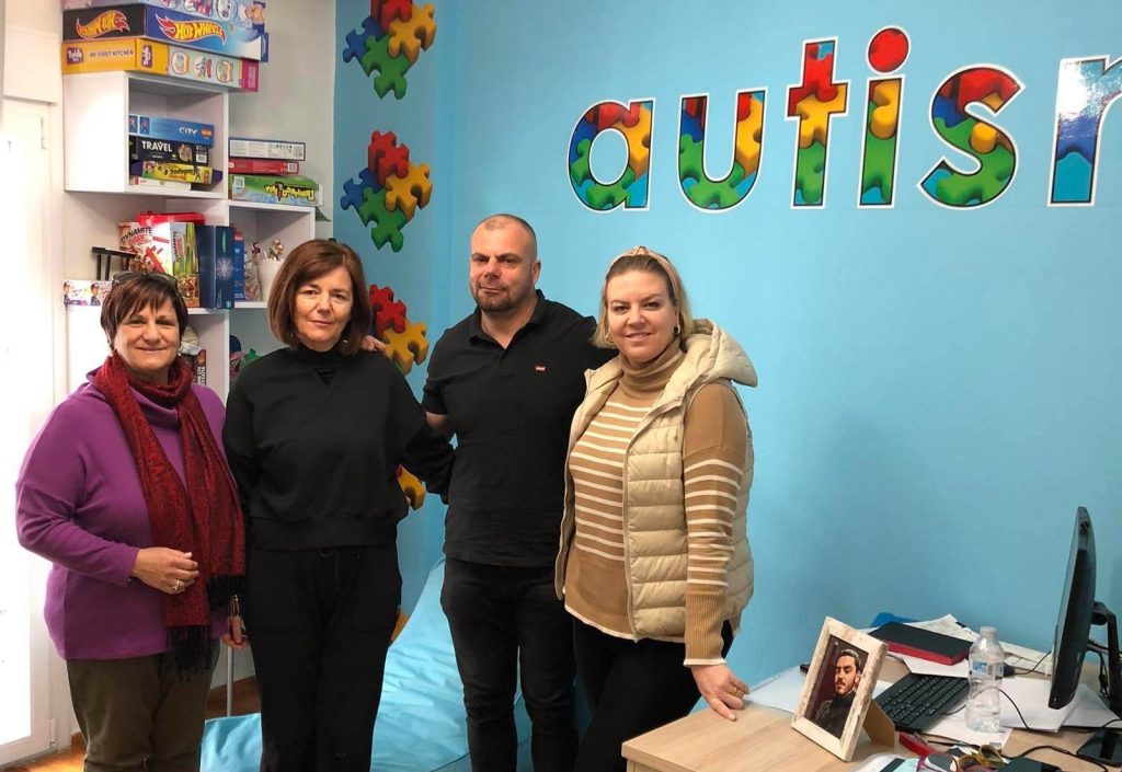 Άρση Βαρών: Παραδόθηκαν στον Σύλλογο Μέριμνας Ατόμων με Αυτισμό Βέροιας τα έσοδα του «Lift For Life V»