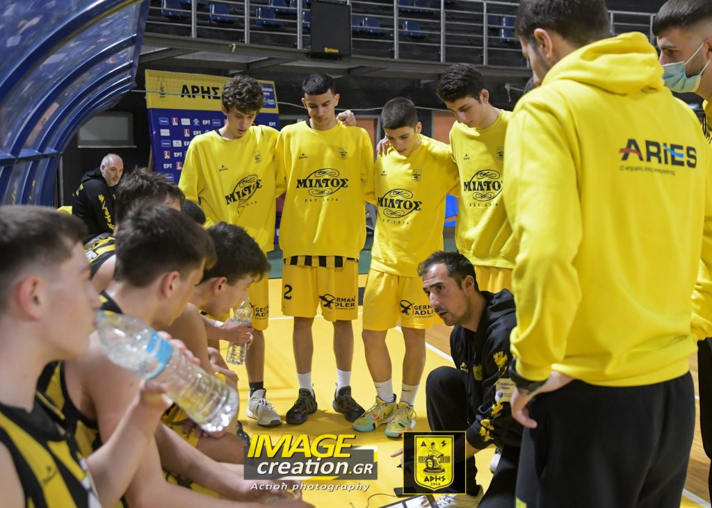 Μπάσκετ Παίδων: Πράξη πρώτη με Μαντουλίδη στους «8»