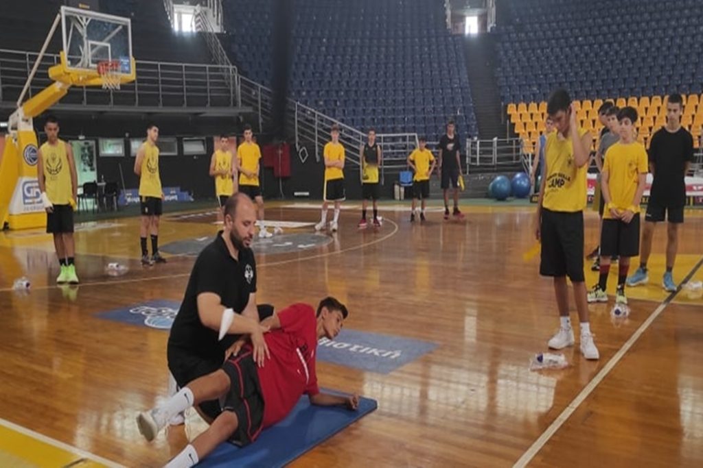 Ακαδημία Μπάσκετ: Επίσκεψη και συμβουλές του Παναγιώτη Μπουτοβίνου στο Camp (pics)