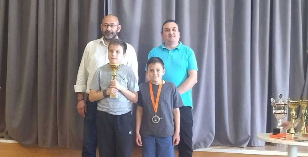 Σκάκι: Άκρως θετικό πρόσημο και επιστροφή με μετάλλια από τα σκακιστικά πρωταθλήματα νέων Θεσσαλονίκης-Χαλκιδικής (pics)