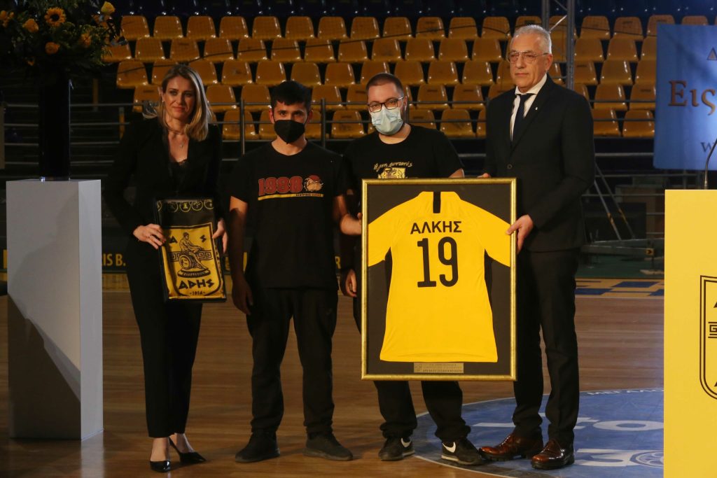 Αποσύρονται οι φανέλες με το νούμερο 19 από τα τμήματα του ΑΡΗ