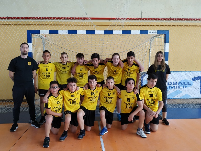 Πρωταθλήτρια της ΕΣΧΘ αναδείχθηκε η ομάδα  χάντμπολ του Συλλόγου μας στην κατηγορία Παμπαίδων Β'