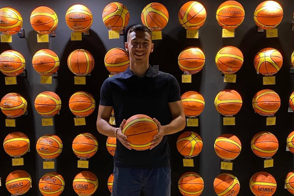 Μπάσκετ: Επένδυση με Τάσο Κωνσταντινίδη