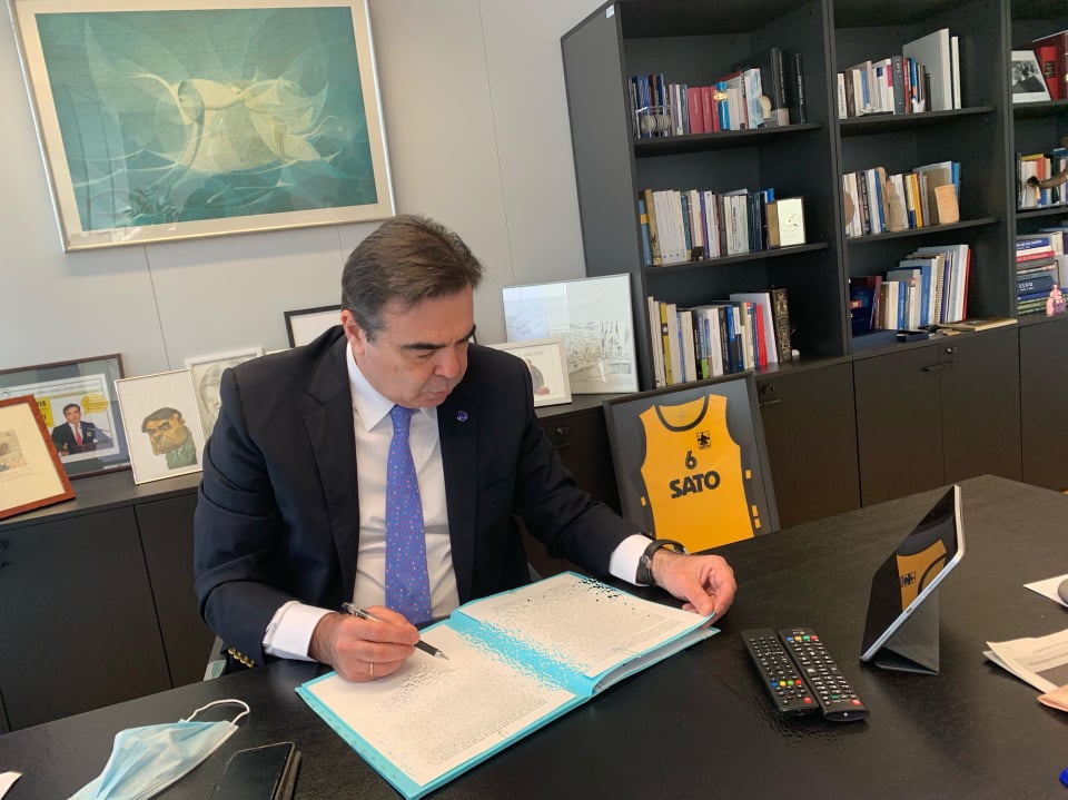 Ο Μαργαρίτης Σχοινάς και η φανέλα του Αυτοκράτορα