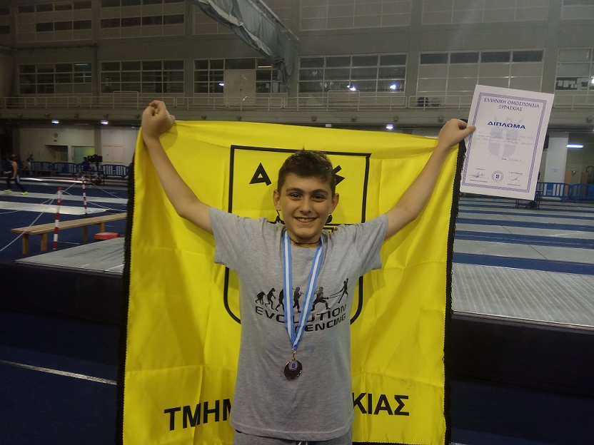 ΤΡΙΤΟΣ Ο ΓΚΥ ΛΕΩΤΟΝ ΣΤΟ ΠΑΝΕΛΛΗΝΙΟ ΠΡΩΤΑΘΛΗΜΑ ΞΙΦΑΣΚΙΑΣ