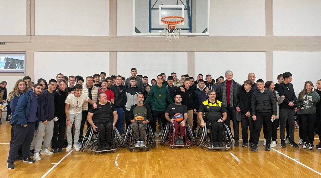 Μπάσκετ με Αμαξίδιο: Στο Γενικό Λύκειο και το ΕΠΑΛ της Αμερικάνικης Γεωργικής Σχολής ο Α.Σ.Α.Θ. ΑΡΗΣ (photostory)