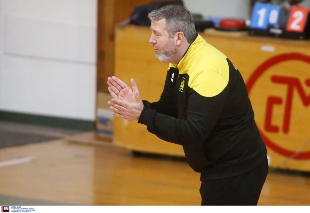 Τσαϊρέλης: «Σημαντικό τρίποντο για μας»