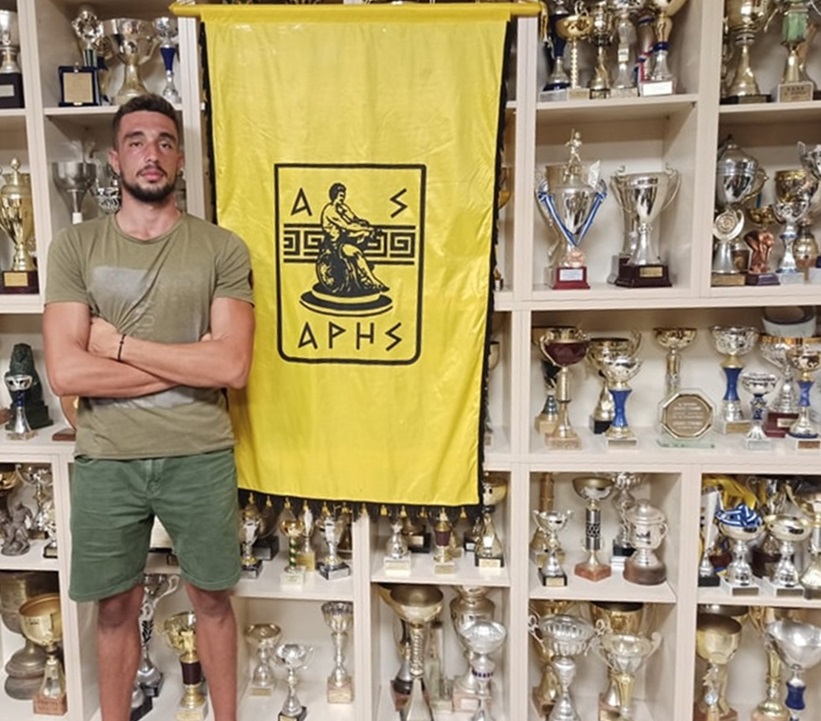 Πόλο Ανδρών: «Και με τη βούλα» παραμένει στον ΑΡΗ ο Βαγγέλης Τσακίρης