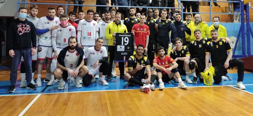 Βόλεϊ Ανδρών: Τιμή στον Άλκη μετά τη λήξη του αγώνα Πανιώνιος - ΑΡΗΣ