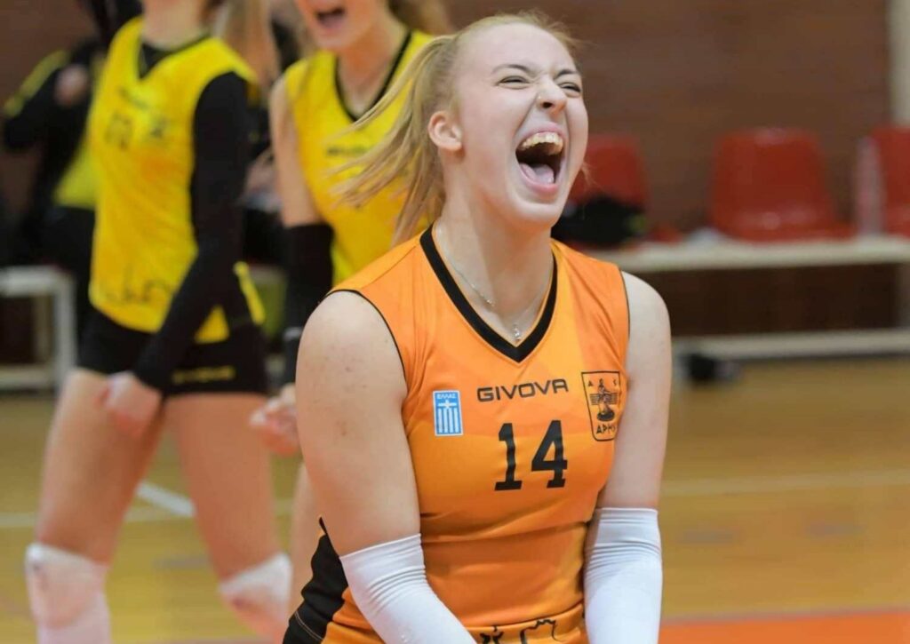 Βόλεϊ Γυναικών: Παραμένει στα κιτρινόμαυρα η Κατερίνα Καμπούρη (video)