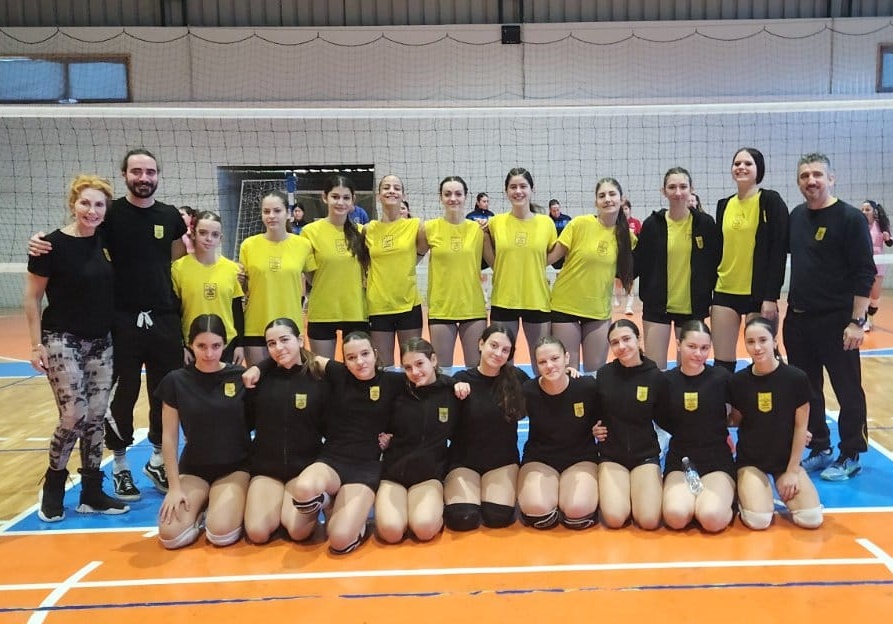 Οι ακαδημίες βόλεϊ του ΑΡΗ στο Χριστουγεννιάτικο τουρνουά στο Αίγιο (vid)