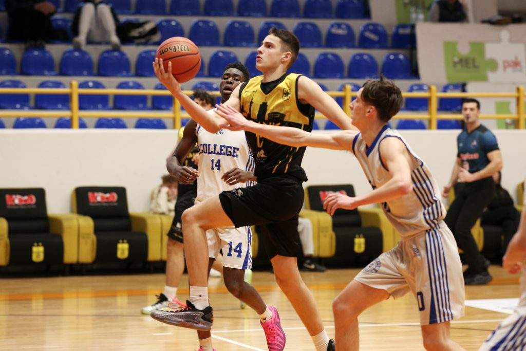 Rising Stars: Άνετη νίκη επί της Μποργκομανέρο